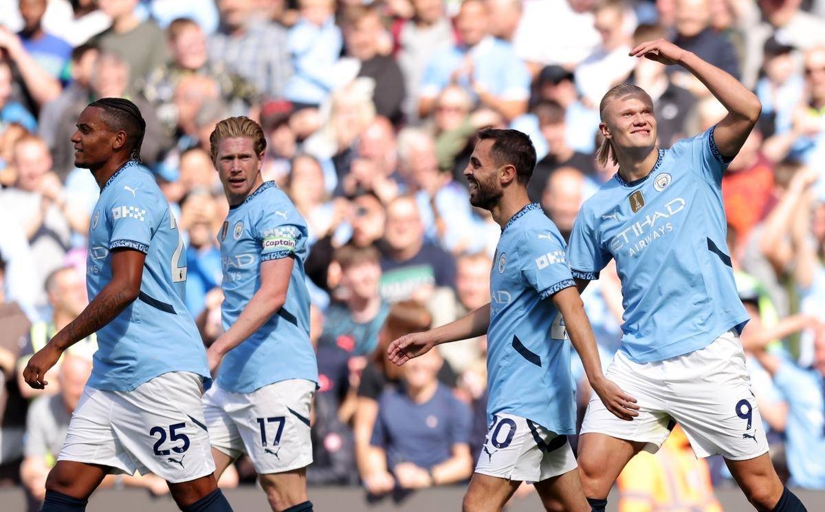 英格兰横扫曼城,皮克状态火热 英格兰横扫曼城,皮克状态火热