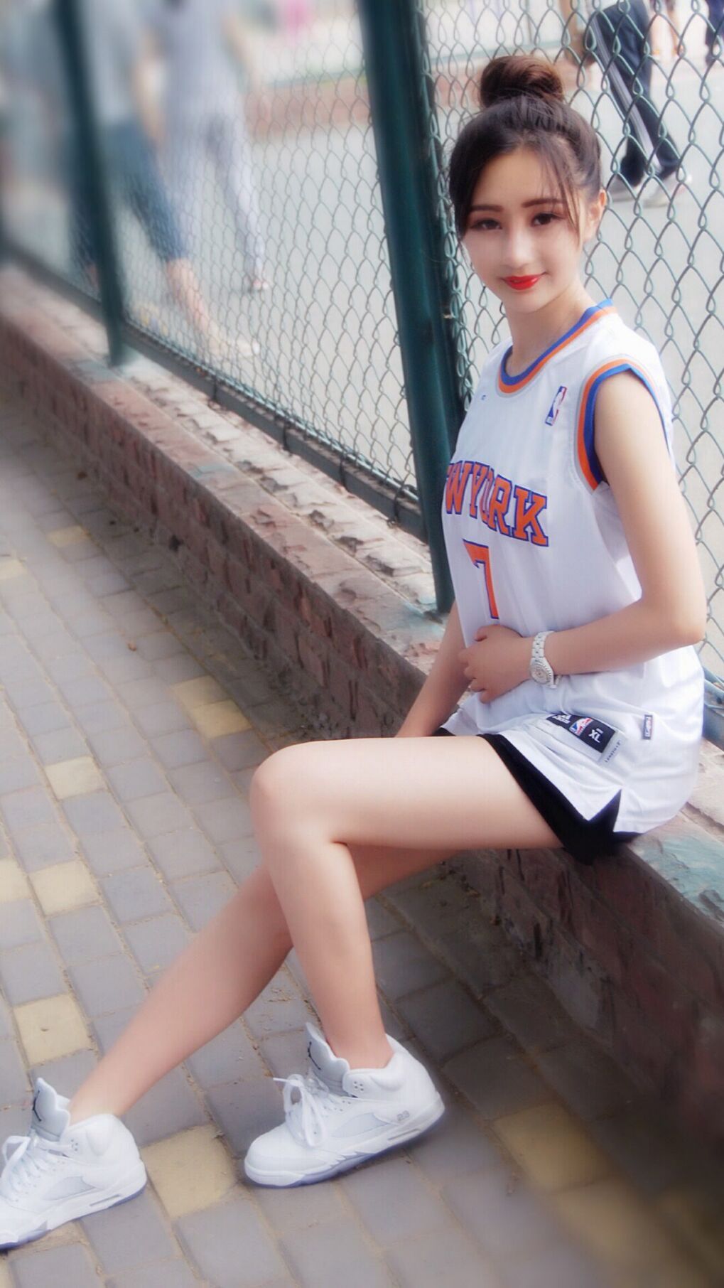 跨越时空的决赛重叠，当马德里竞技的防守总冠军粉碎里昂的华丽进攻