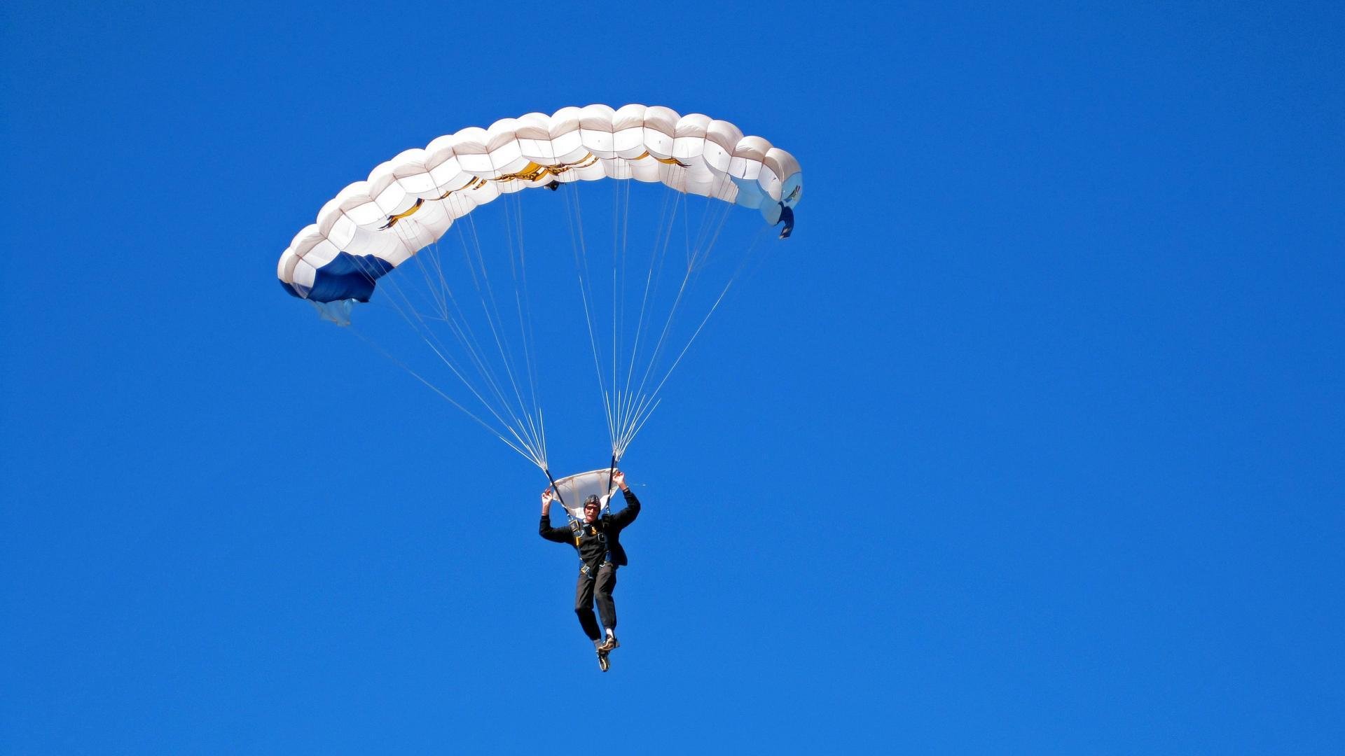 开云体育2026-东方的利刃出鞘，震裂西方城墙，霍勒迪惊艳四座，上海队轻取快船