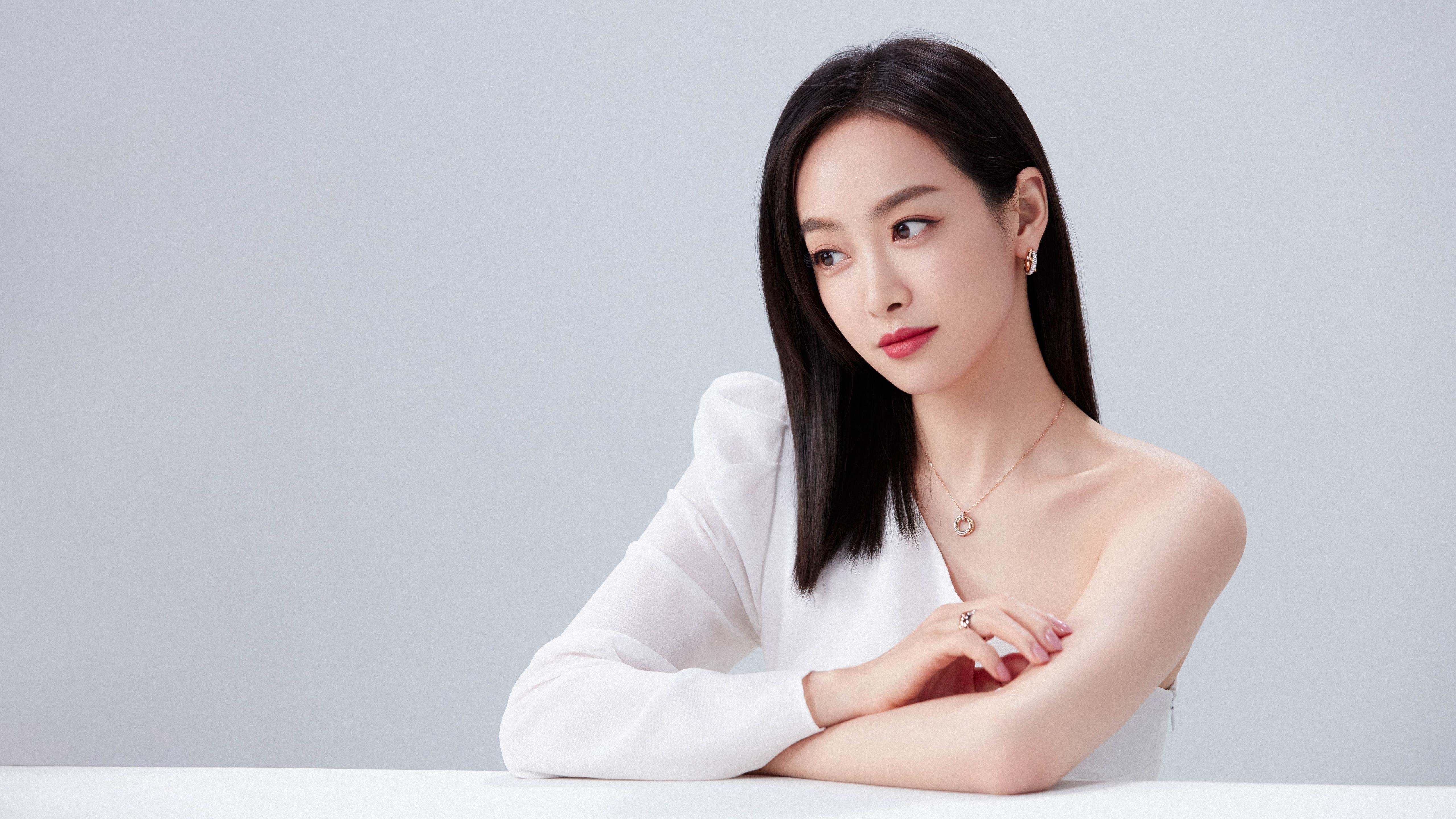 首先,根据您的关键词,扩展思维,拟定的文章标题是